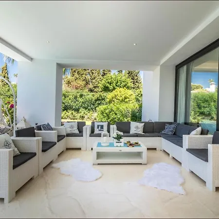 Villa Atalaya Golf Area Marbella Modern Estepona